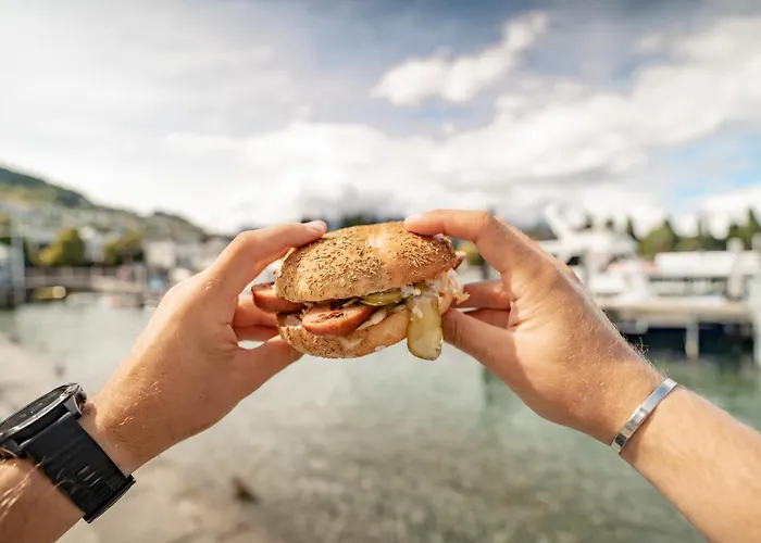 Lylo QueenstownHostel