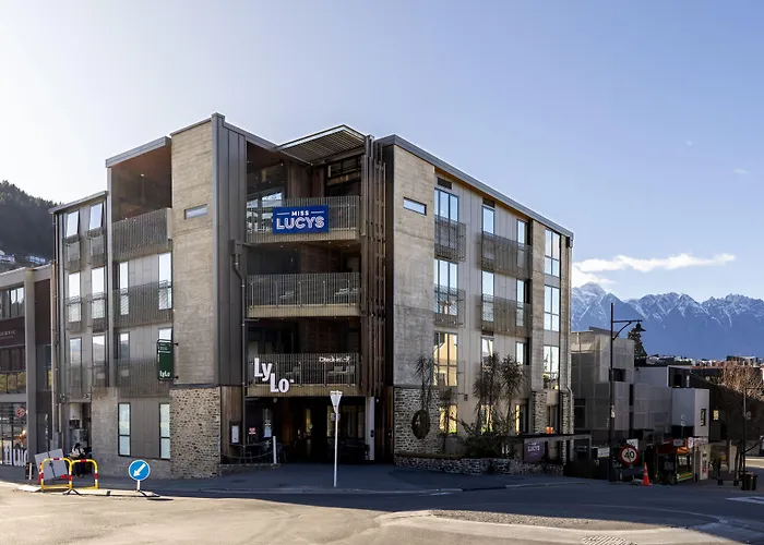 Lylo QueenstownHostel